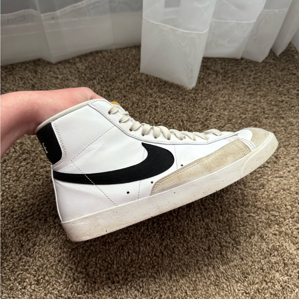 Women’s size 10 Nike Blazer Mid